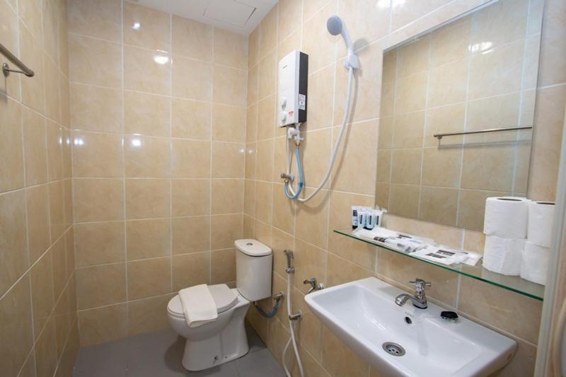 Southern Tip Hotel Pontian Kecil Kültér fotó