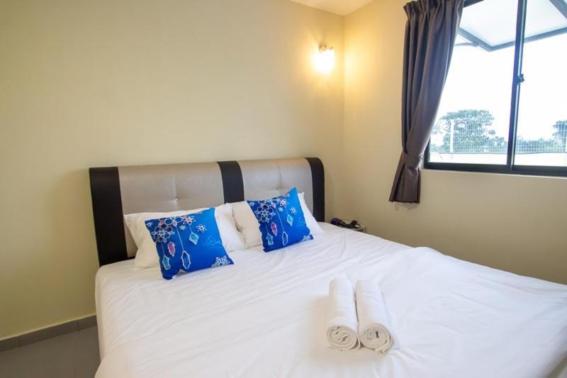 Southern Tip Hotel Pontian Kecil Kültér fotó